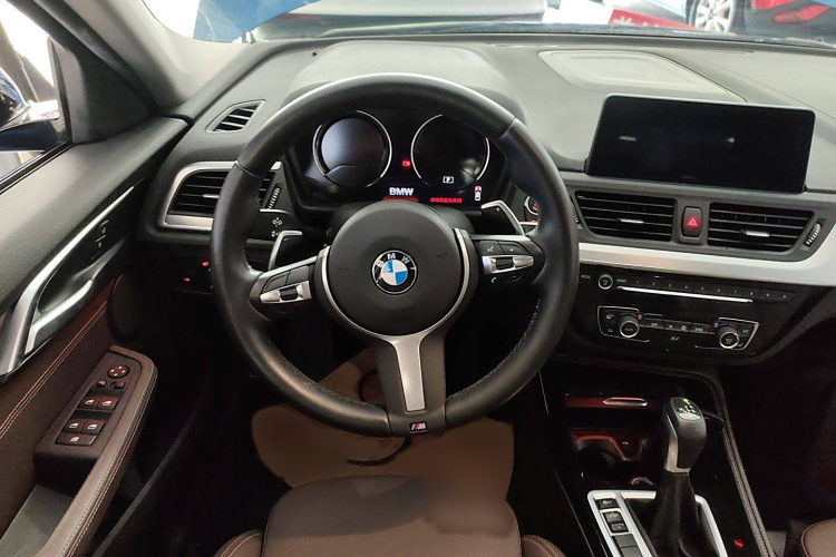 宝马1系 2019款 120i M运动套装局部细节13