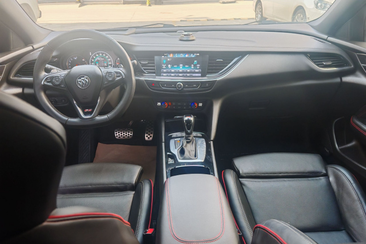 别克 君威 2019款 GS 28T 尊贵型 国VI中控内饰7002