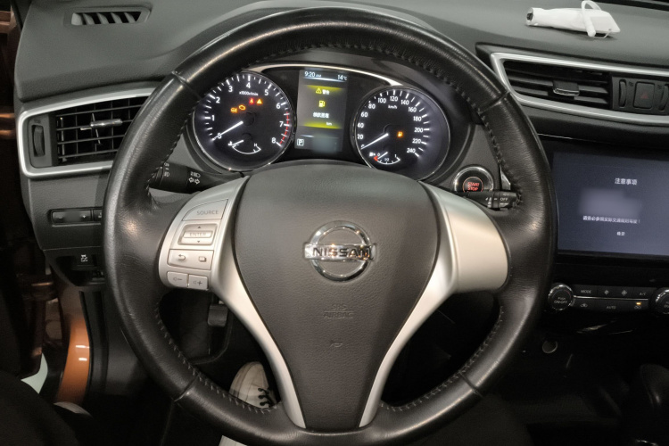 日产 奇骏 2014款 2.0L CVT舒适版 2WD局部细节13