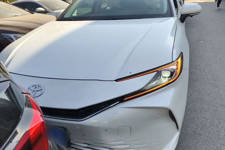 丰田 凯美瑞 2024款  双擎 2.0HG 尊贵版车身外观2