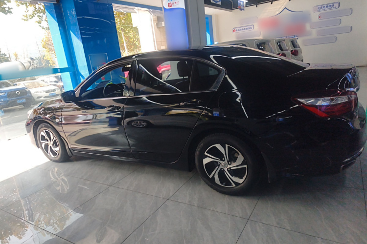 本田 雅阁 2016款 2.0L 舒适版车身外观4