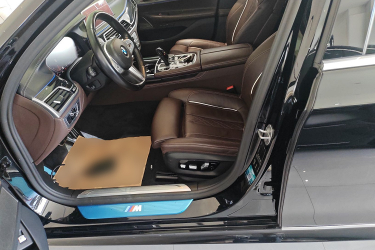 宝马7系 2019款 改款 730Li M运动套装局部细节19