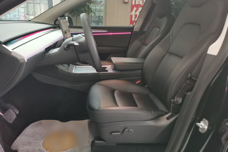 特斯拉 Model Y 2024款 后轮驱动版中控内饰19