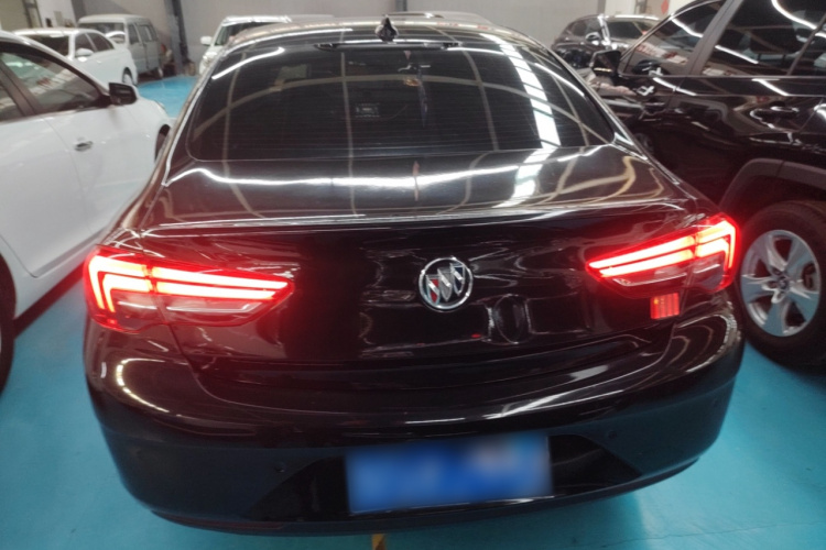 别克 君威 2017款 20T 精英型车身外观6