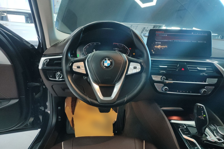 宝马5系 2021款 525Li 豪华套装中控内饰13