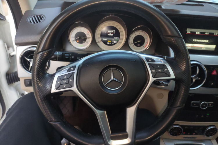 奔驰GLK级 2015款 GLK 260 4MATIC 动感型 极致版中控内饰13