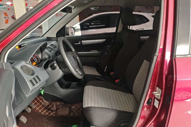 铃木 雨燕 2014款 1.3L 手动标准型中控内饰19