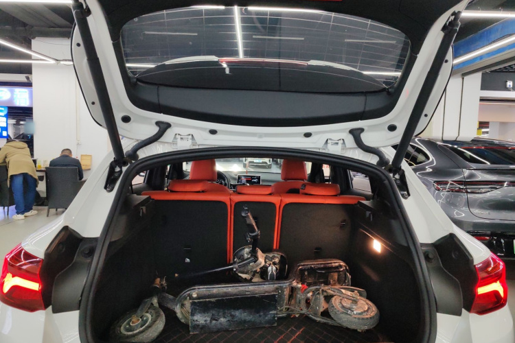 宝马X2 2020款 sDrive25i 领先型M运动套装局部细节23