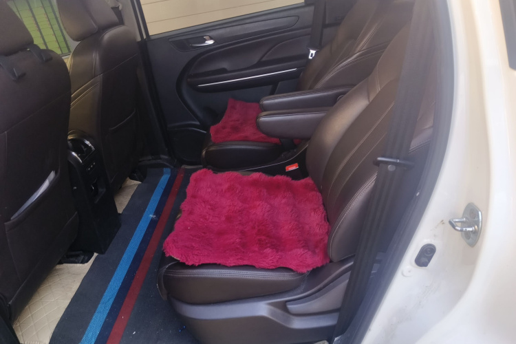 广汽传祺 传祺M6 2019款 270T 自动尊享版（七座）国V中控内饰21