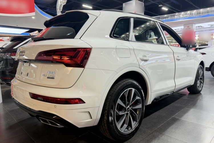 奥迪Q5L 2024款 40 TFSI 豪华动感型车身外观6005