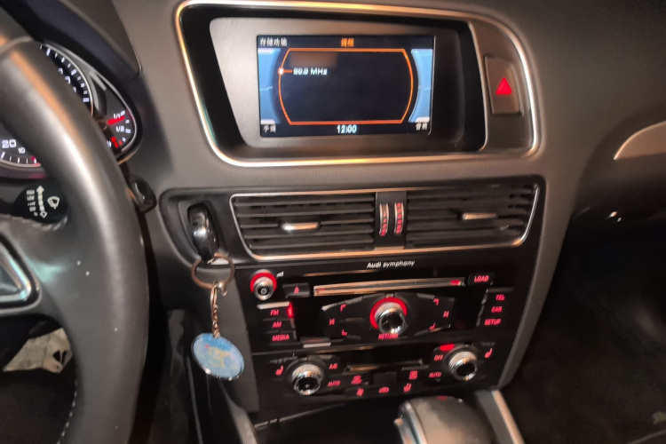 奥迪Q5 2015款 40 TFSI 技术型局部细节16