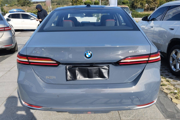 宝马i5 2024款 eDrive 35L 尊享型 豪华套装车身外观6004