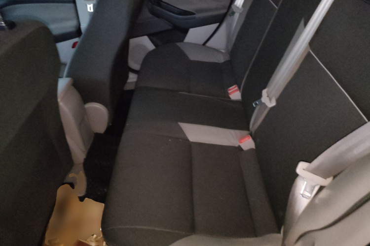 福特 福克斯 2012款 三厢 1.6L 自动舒适型中控内饰21