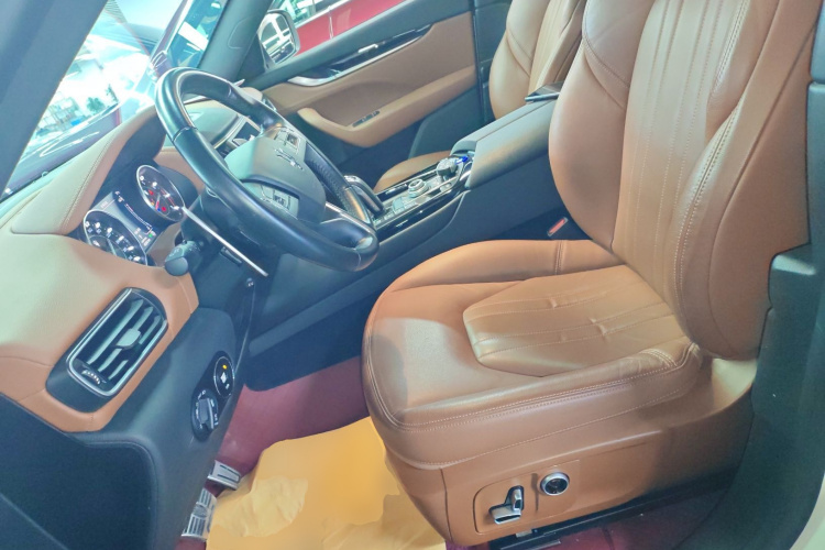 玛莎拉蒂 Levante 2022款 2.0T GT锋芒版中控内饰19