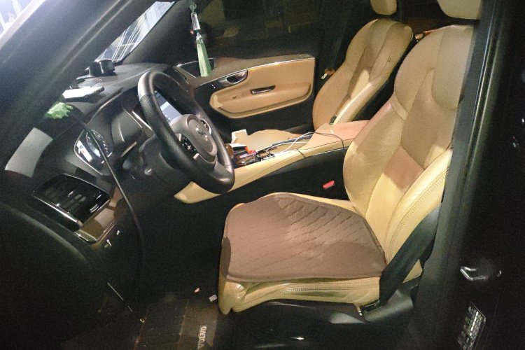 沃尔沃XC90 2017款 T6 智雅版 7座中控内饰19