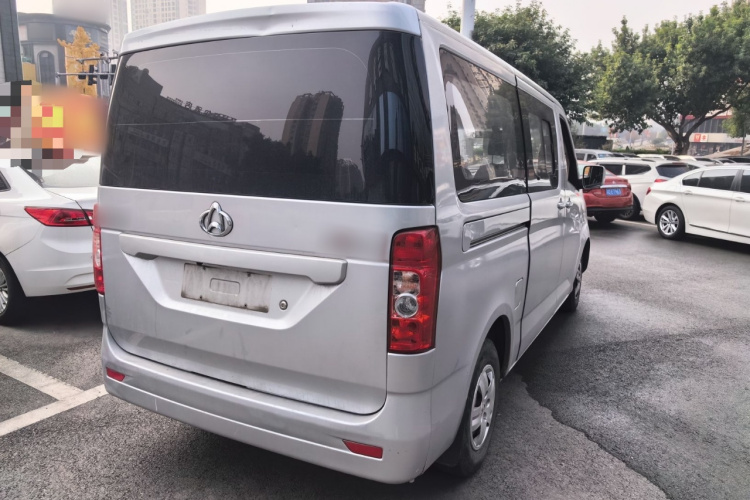 长安凯程 长安睿行M70 2018款 1.5L舒适型平顶背掀门DAM15DL车身外观7