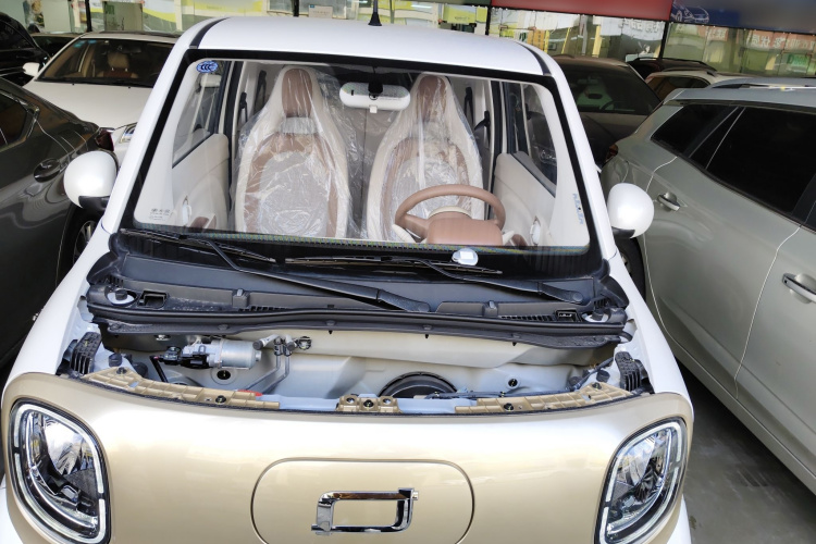 奔腾小马 2025款 222km 灵动马机舱底盘24