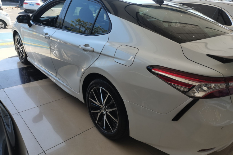 丰田 凯美瑞 2021款 2.0S 锋尚版车身外观6003