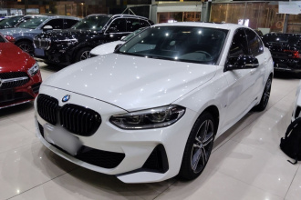 宝马1系 2022款 125i M运动曜夜版