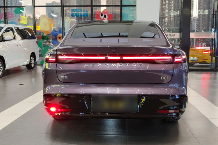 零跑汽车 零跑B01 2025款 650悦享版车身外观6