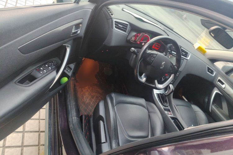 DS 5LS 2014款 1.6T 雅致版THP160中控内饰20