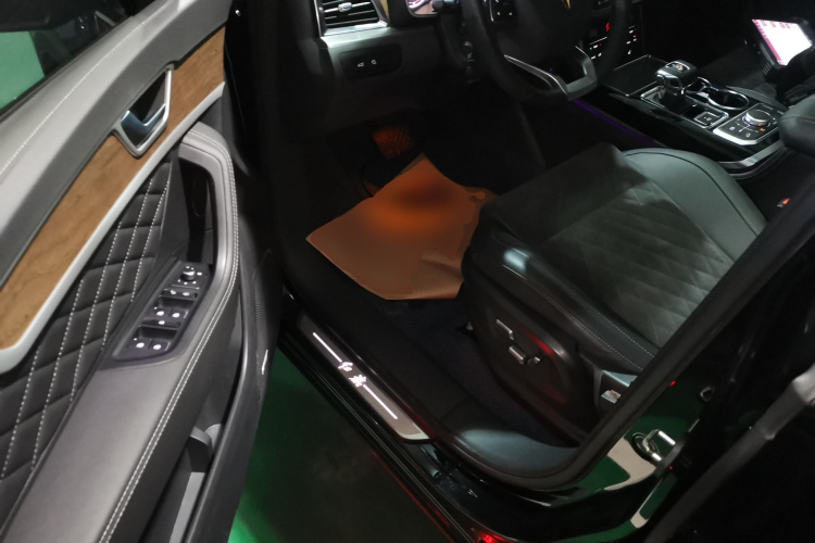 红旗HS7 2021款 2.0T DCT两驱智联旗享版中控内饰20