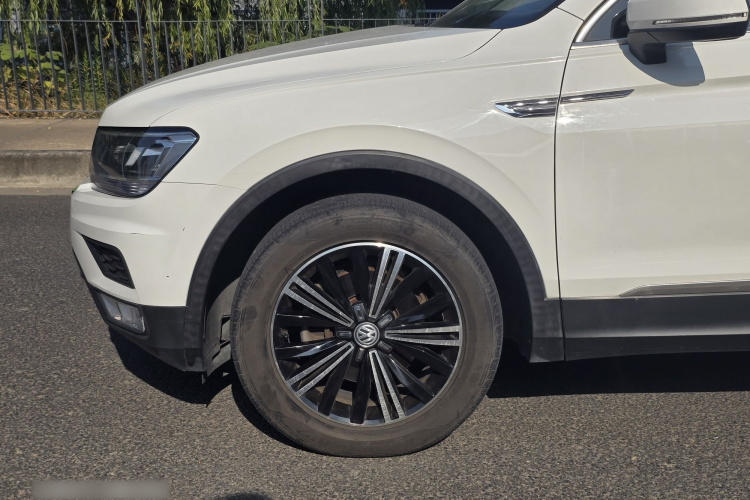 大众 途观L 2019款 330TSI 自动两驱风尚版 国VI车身外观6008