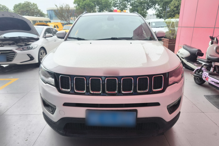 Jeep 指南者 2017款 200T 自动家享版车身外观2