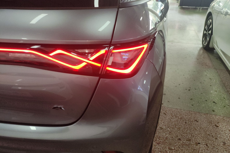 比亚迪 海豚 2023款 420km 时尚版车身外观9