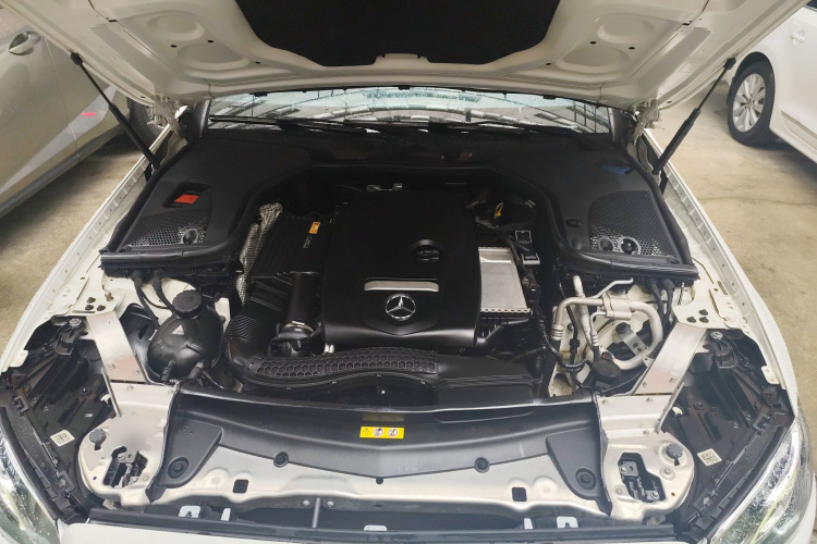 奔驰E级(进口) 2017款 E 200 4MATIC 轿跑车局部细节24