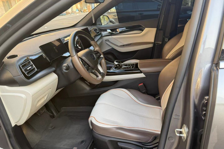 比亚迪 秦PLUS 2024款 荣耀版 EV 420KM领先型中控内饰7001