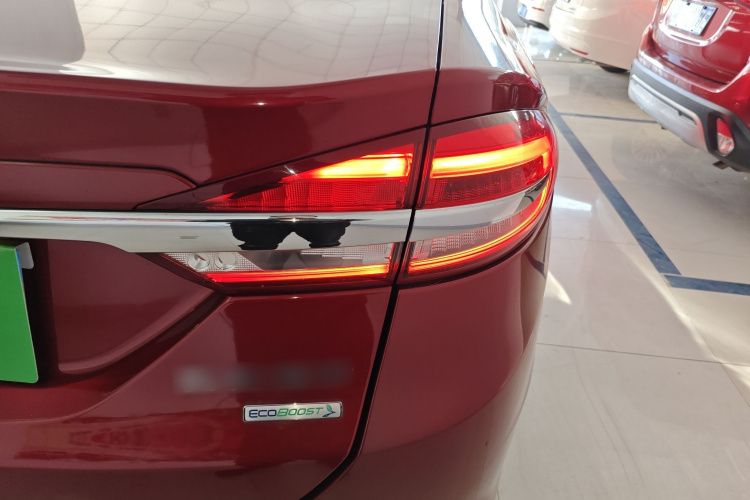 福特 蒙迪欧 2017款 EcoBoost 180 时尚型车身外观9