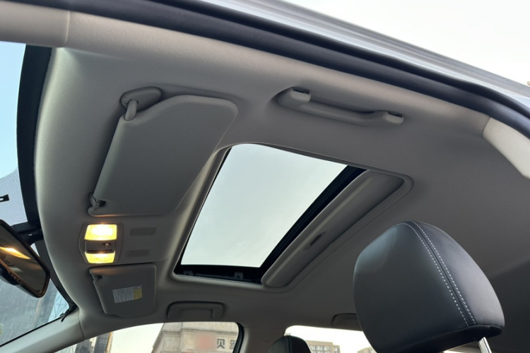 三菱 欧蓝德 2021款 2.4L 四驱致享版 7座局部细节22