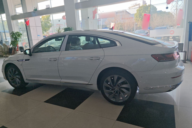 一汽-大众CC 2024款 380TSI 夺目 众享款车身外观4