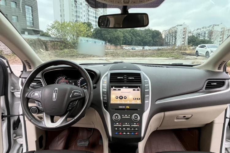 林肯MKC 2017款 2.0T 四驱尊雅版中控内饰7008