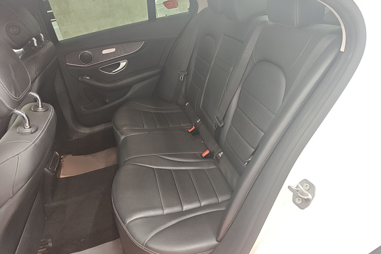 奔驰C级 2019款 C 180 L 时尚型运动版中控内饰21