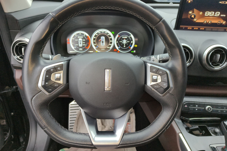 魏牌 VV7 2017款 2.0T 旗舰型中控内饰13