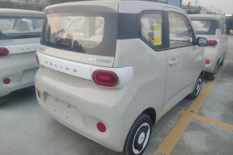 五菱汽车 宏光MINIEV 2024款 第三代 215km 青春版车身外观7