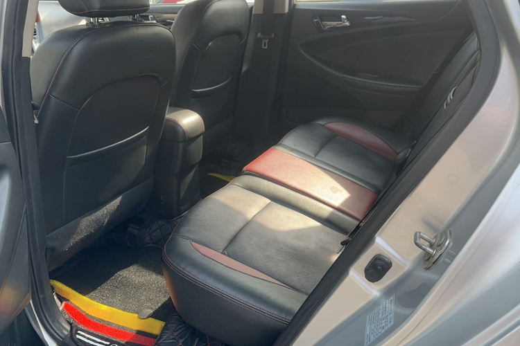 长安 逸动 2013款 1.6L 自动俊酷型 国IV车身外观6007