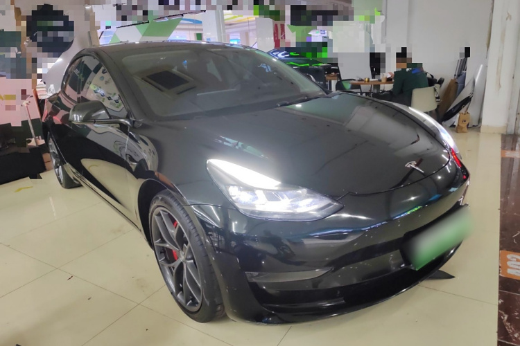 特斯拉 Model 3 2022款 Performance高性能全轮驱动版车身外观3