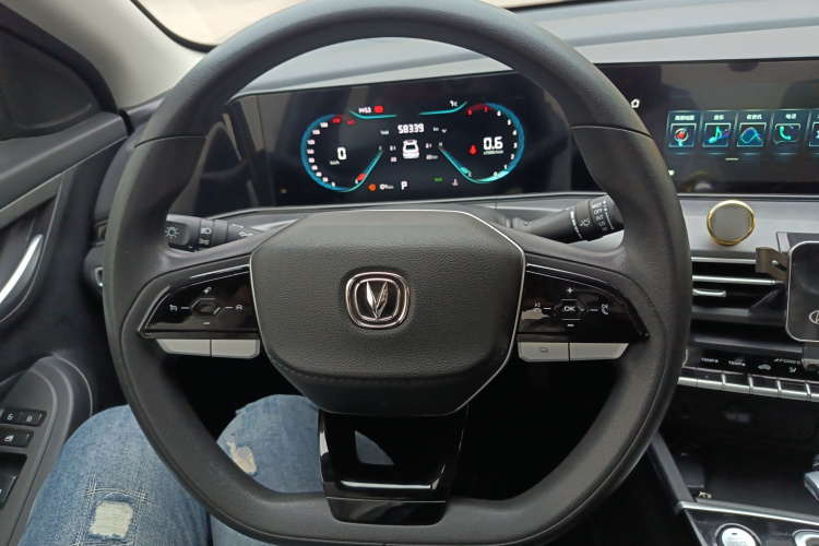 长安 逸动 2022款 PLUS 1.6L GDI CVT精英型局部细节13