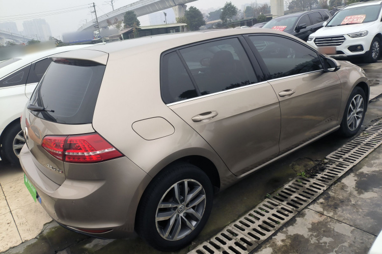 大众 高尔夫 2014款 1.4TSI 自动旗舰型车身外观7