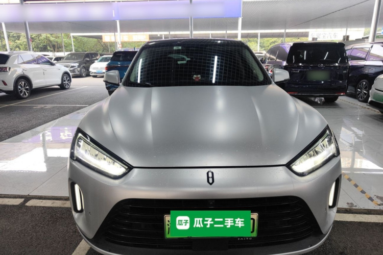 鸿蒙智行 问界M5 2022款 增程四驱性能版车身外观2