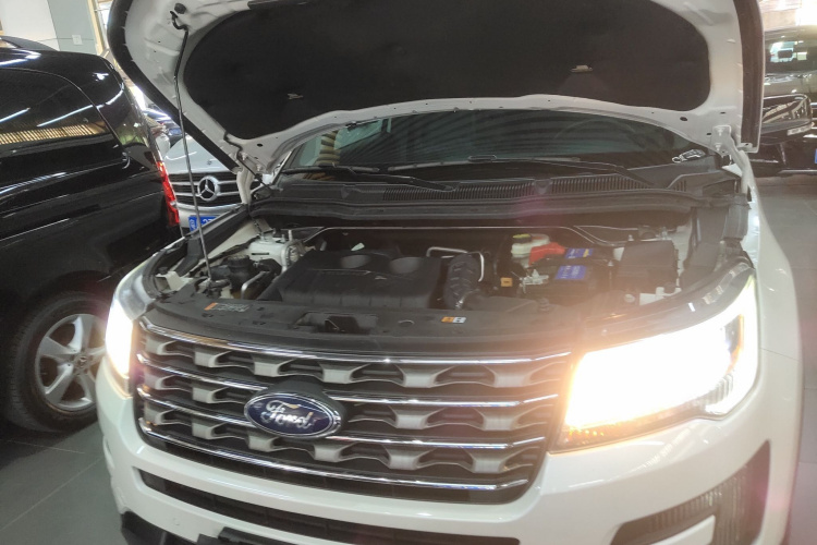 福特 探险者（平行进口） 平行进口2.3自动 机舱底盘24