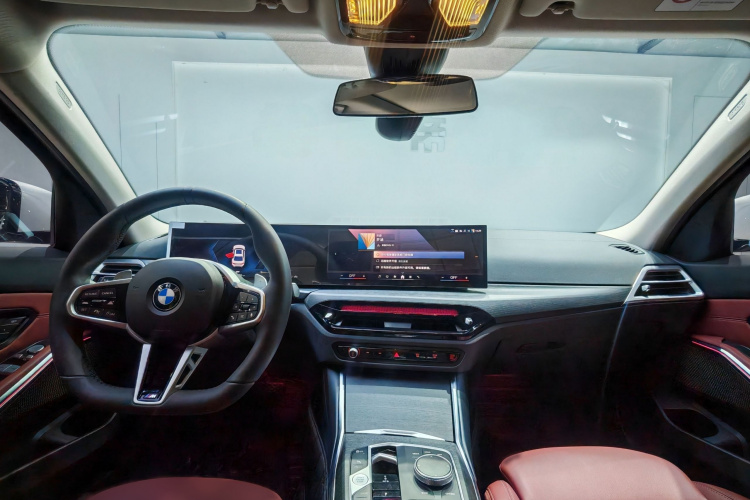 宝马3系 2025款 325Li M运动套装中控内饰7002