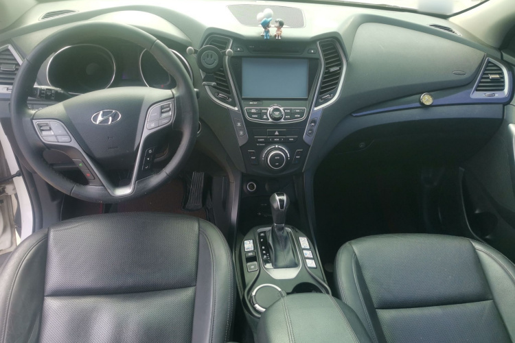 现代 胜达 2015款 2.4L 自动两驱智能型 5座中控内饰12