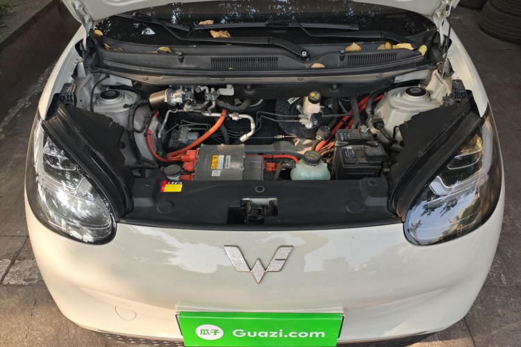 五菱汽车 五菱缤果 2023款 333km 灵犀互联款机舱底盘24