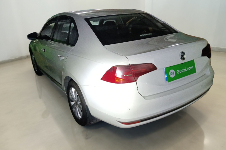 大众 宝来 2016款 1.6L 自动舒适型车身外观5