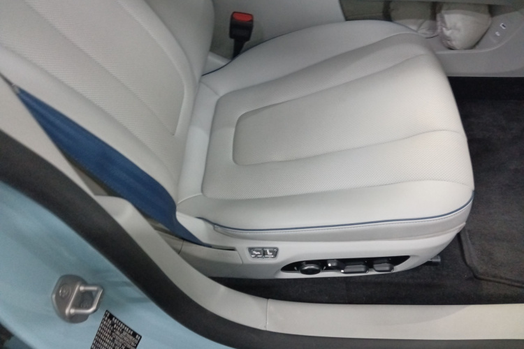 鸿蒙智行 智界S7 2024款 Ultra 四驱旗舰版局部细节41