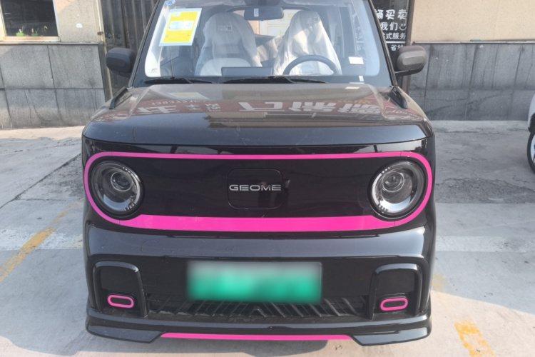 吉利银河 2025款 210km 熊猫卡丁车身外观2